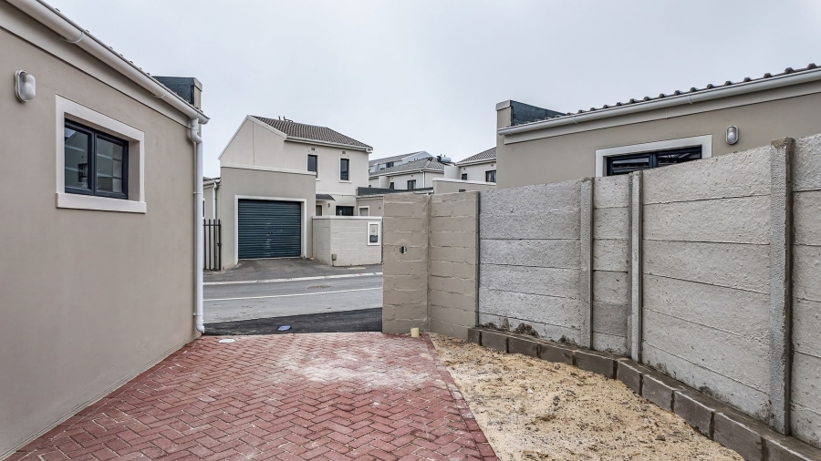 To Let 3 Bedroom Property for Rent in Rivergate Western Cape